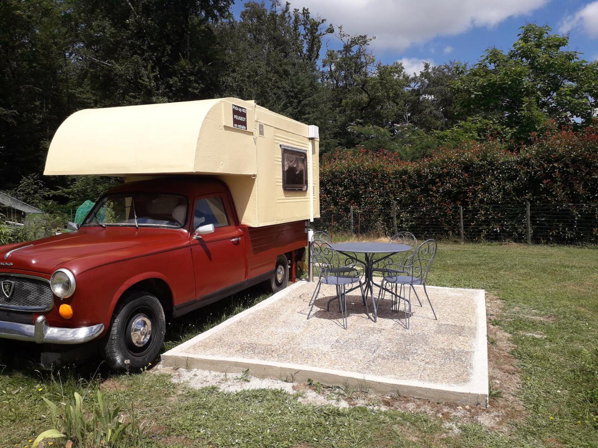 Hotel Le Pick Up 403 Vintage Oradour-sur-Glane Exterior foto
